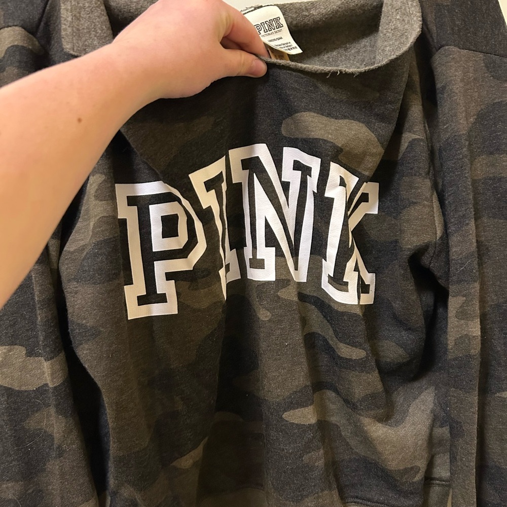 NWT PINK Oversized Camo print top - Picture 3 of 6